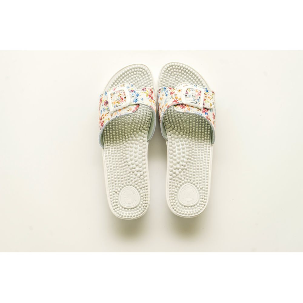 Papuçe anatomike me shtresë për shputë të inkorporuar për masazh